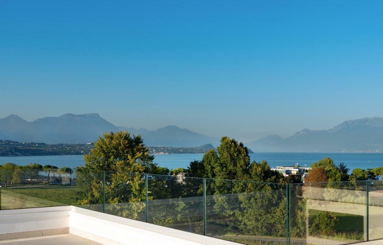 Villa Bianca Luxury Apartments Desenzano del Garda Esterno foto