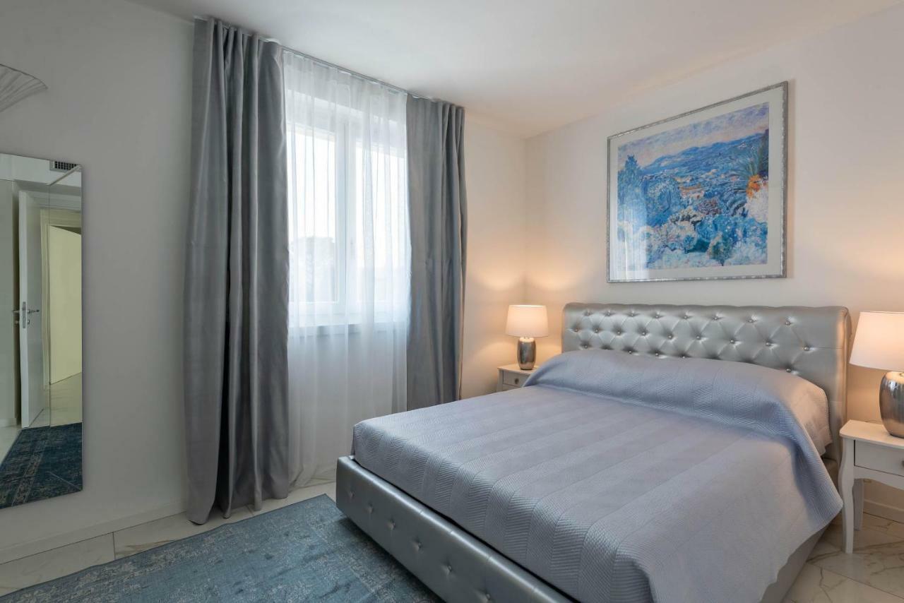 Villa Bianca Luxury Apartments Desenzano del Garda Esterno foto